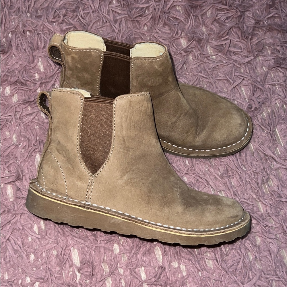 L.L. Bean brown leather Stonington Chelsea Slip-On Boots
